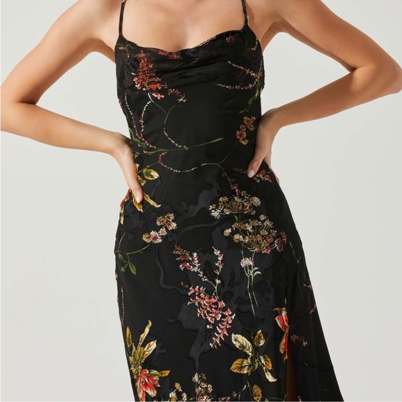 Astr The Label Gaia Floral Midi Dress
Black Orange Burnout  size Large - Picture 4 of 16